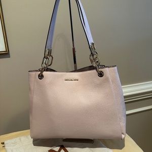 Michael Kors Pink Leather Handbag with gold colored chains that add Elegance!!